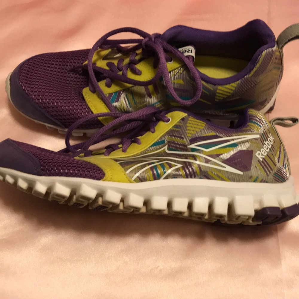 REEBOK REALFLEX SNEAKERS ...SIZE....7